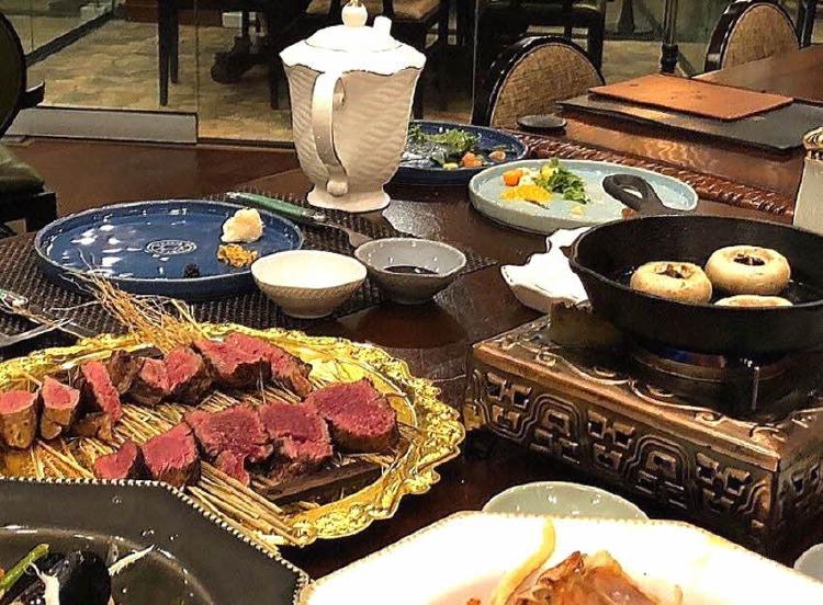 만수옥, 겉은 창고 속은 유럽 궁전? 파주 맛집의 반전 실화!